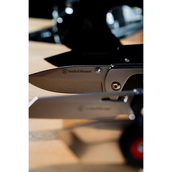 Smith & Wesson&reg; Freighter Folding Knife